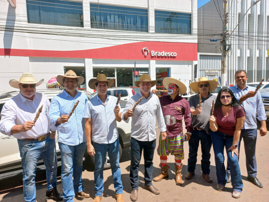 Pecuaristas protestam contra marketing de banco
