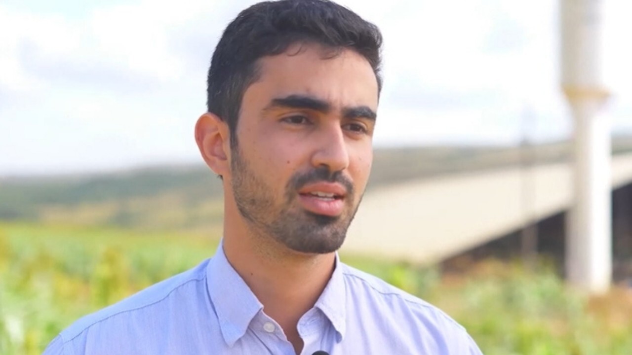 Veterinários têm ferramenta de auxílio na hora de decidir Gabriel Caixeta consultor pelo Grupo Apoiar em diversas propriedades de Minas Gerais 1