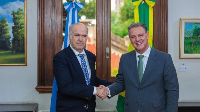 Brasil e Argentina firmam reconhecimento mútuo